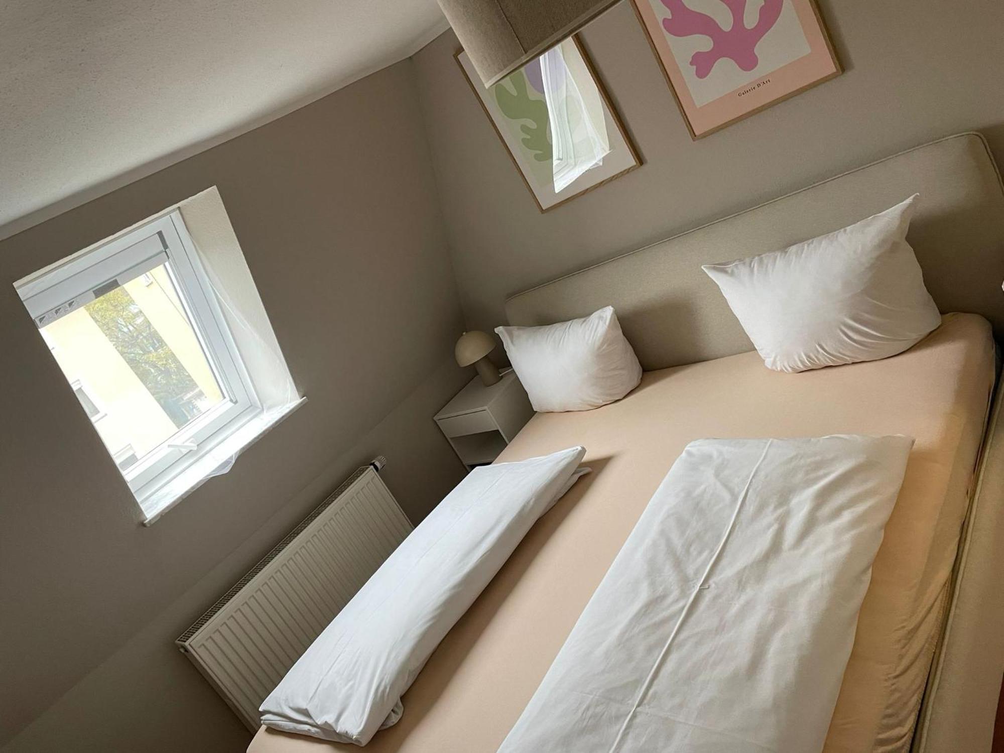 Homie Stay Schiestlstrasse - Moderne Dachgeschosswohnung Mit 2 Schlafzimmern Würzburg Esterno foto