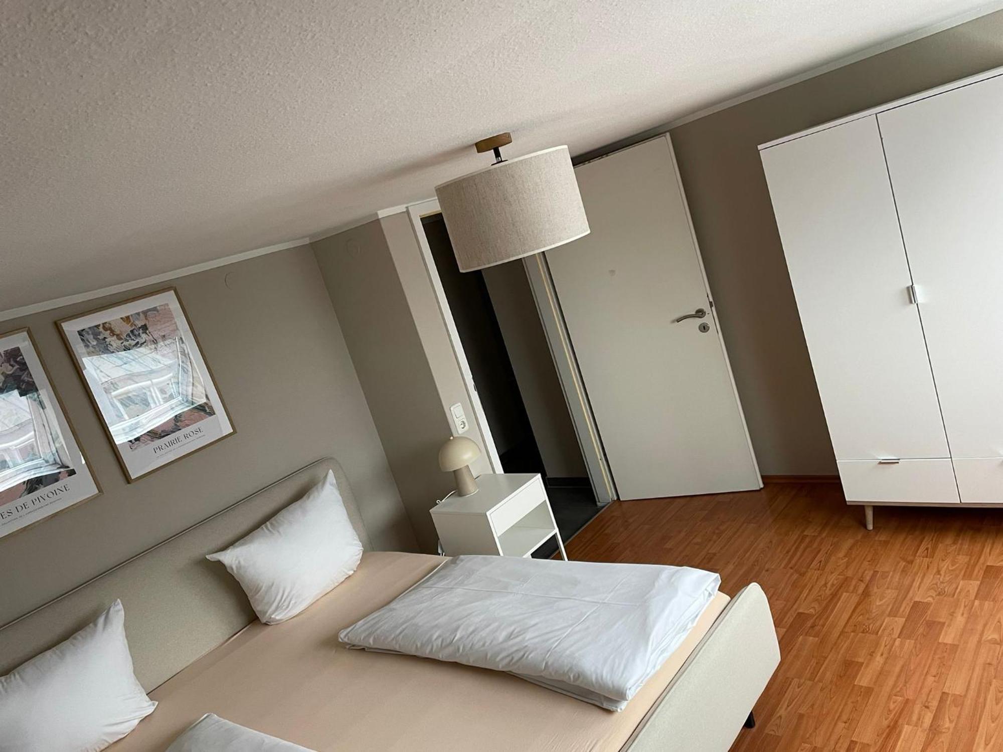 Homie Stay Schiestlstrasse - Moderne Dachgeschosswohnung Mit 2 Schlafzimmern Würzburg Esterno foto
